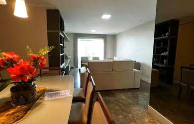 Imagem 10: Imóvel para aluguel e venda possui 210 metros quadrados com 4 quartos