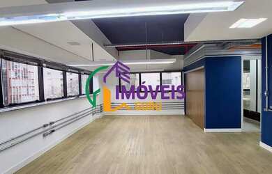 Imagem: O depósito possui 2 Vagas na garagem e 109m² de Área e está