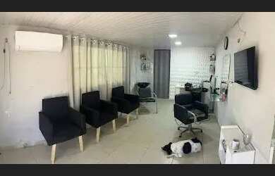 Imagem: A casa possui 4 Dormitórios, 3 Banheiros, 2 Vagas na garagem