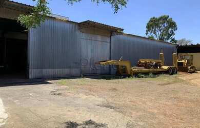 Imagem: O depósito possui 5 Vagas na garagem, 1.450m² de Área e