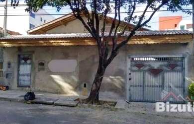 Imagem: A casa possui 3 Dormitórios, 3 Banheiros, 3 Vagas na garagem