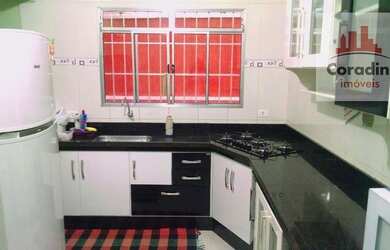 Imagem: A casa possui 3 Dormitórios, 3 Banheiros, 3 Vagas na garagem