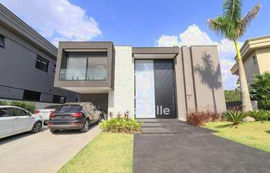 Imagem: A casa em condomínio possui 4 Dormitórios, 5 Banheiros, 4