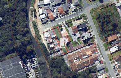 Imagem: O terreno possui 500m² de Área e está localizado em Bairro