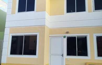 Imagem: A casa em condomínio possui 3 Dormitórios, 3 Banheiros, 2