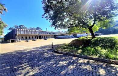 Imagem: O depósito possui 5 Vagas na garagem e 11880m² de Área e