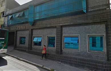 Imagem: O depósito possui 5 Vagas na garagem e 1408m² de Área e está