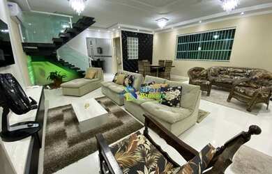 Imagem: A casa possui 5 Dormitórios, 5 Banheiros, 4 Vagas na garagem