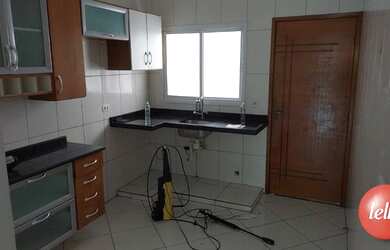 Imagem: A casa possui 2 Dormitórios, 3 Banheiros, 2 Vagas na garagem