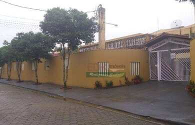 Imagem: A casa em condomínio possui 2 Dormitórios, 2 Banheiros, 1