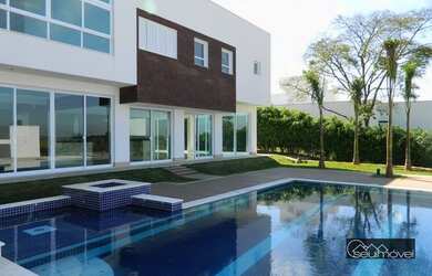 Imagem: A casa em condomínio possui 5 Dormitórios, 5 Banheiros, 5