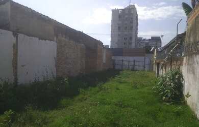 Imagem: O terreno possui 198m² de Área e está localizado em Centro