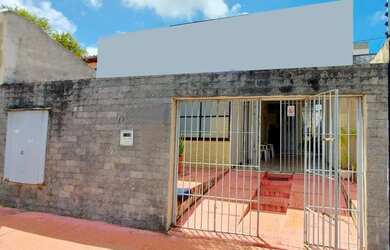 Imagem: O depósito possui 1 Vaga na garagem, 261m² de Área e está