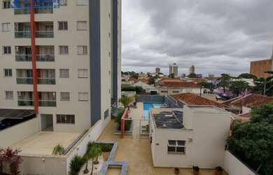 Imagem: O apartamento possui 1 Dormitório, 1 Banheiro, 1 Vaga na garagem