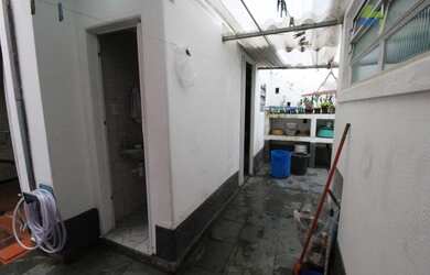 Imagem 16: Sobradão ao lado do metrô