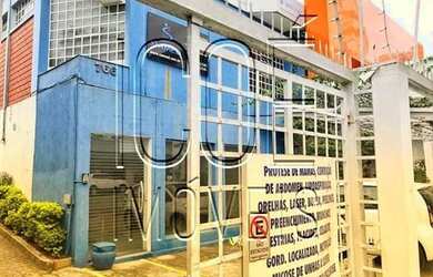 Imagem: O depósito possui 4 Vagas na garagem, 440m² de Área e está