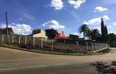 Imagem: O terreno possui 1.160m² de Área e está localizado em Americana