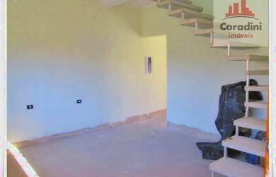 Imagem: A casa possui 4 Dormitórios, 4 Banheiros, 2 Vagas na garagem