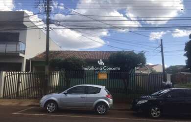 Imagem: A casa possui 3 Dormitórios, 1 Banheiro, 665m² de Área e