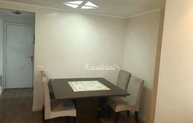 Imagem: O apartamento possui 3 Dormitórios, 1 Banheiro, 1 Vaga na garagem