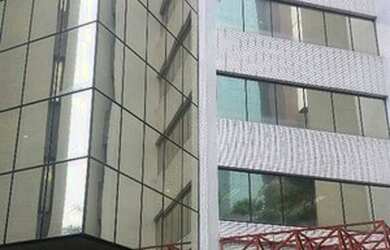 Imagem: O depósito para alugar possui 5 Vagas na garagem e 250m² de