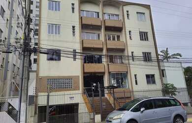 Imagem: O apartamento possui 1 Dormitório, 1 Banheiro, 1 Vaga na garagem