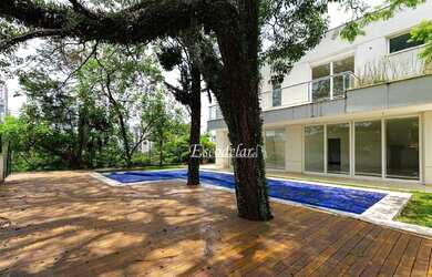 Imagem: A casa em condomínio possui 4 Dormitórios, 5 Banheiros, 5