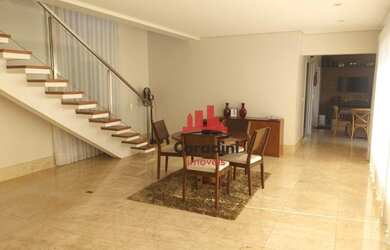 Imagem: A casa em condomínio à venda possui 3 Dormitórios, 5 Banheiros