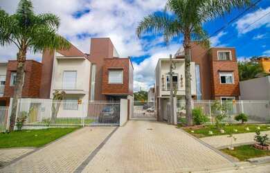 Imagem: A casa em condomínio possui 3 Dormitórios, 3 Banheiros, 2