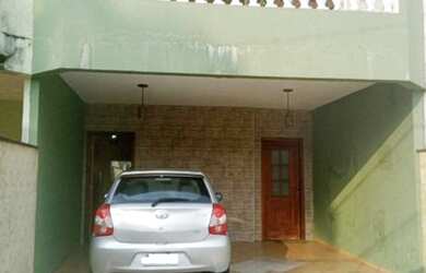 Imagem: A casa possui 2 Dormitórios, 1 Banheiro, 1 Vaga na garagem