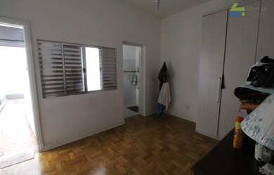 Imagem 13: Sobradão ao lado do metrô