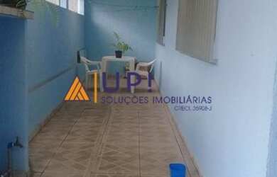 Imagem: A casa possui 2 Dormitórios, 1 Banheiro, 2 Vagas na garagem