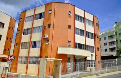 Imagem: A kitnet possui 1 Dormitório, 1 Banheiro, 1 Vaga na garagem