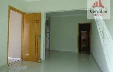 Imagem: A casa possui 2 Dormitórios, 1 Banheiro, 3 Vagas na garagem