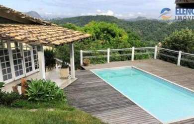 Imagem: A casa em condomínio possui 4 Dormitórios, 4 Banheiros, 4