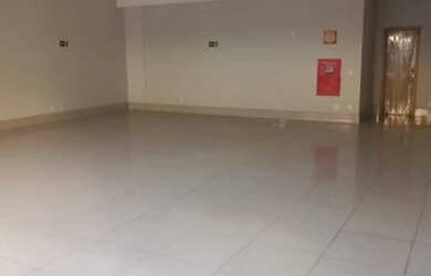 Imagem: O depósito possui 3 Vagas na garagem, 118m² de Área e está