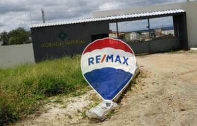 Imagem: O terreno possui 360m² de Área e está localizado em Santo