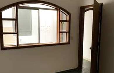 Imagem: O apartamento possui 3 Dormitórios, 1 Banheiro, 1 Vaga na garagem