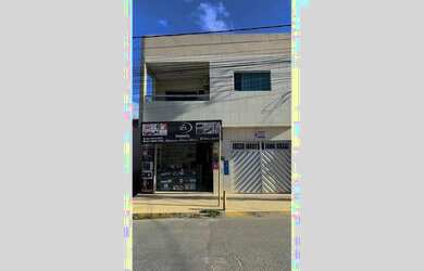 Imagem: A casa possui 4 Dormitórios, 4 Banheiros, 1 Vaga na garagem