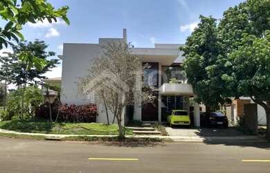 Imagem: A casa em condomínio possui 4 Dormitórios, 5 Banheiros, 4