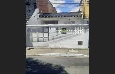 Imagem: A casa possui 2 Dormitórios, 2 Banheiros, 2 Vagas na garagem