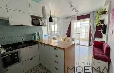 Imagem: O apartamento possui 1 Dormitório, 1 Banheiro, 1 Vaga na garagem