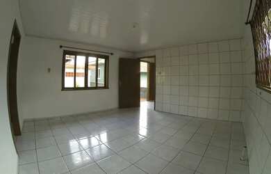 Imagem: A casa possui 1 Dormitório, 1 Banheiro, 65m² de Área e está