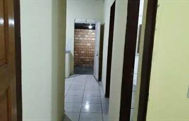 Imagem: A casa possui 2 Dormitórios, 1 Banheiro, 1 Vaga na garagem