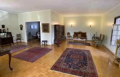 Imagem: A casa possui 5 Dormitórios, 5 Banheiros, 5 Vagas na garagem