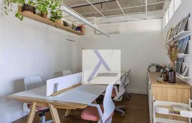 Imagem: O depósito possui 1 Vaga na garagem, 44m² de Área e está