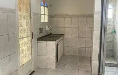 Imagem: A casa possui 2 Dormitórios, 1 Banheiro e 3 Vagas na garagem