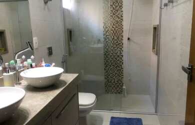 Imagem: A casa em condomínio possui 4 Dormitórios, 4 Banheiros, 4