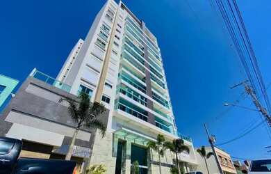 Imagem: O apartamento possui 4 Dormitórios, 1 Banheiro, 3 Vagas na