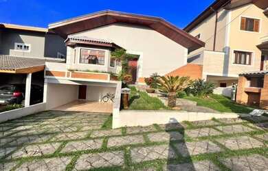 Imagem: A casa em condomínio possui 4 Dormitórios, 4 Banheiros, 3